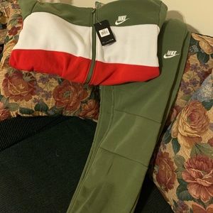 Nike jogging suit